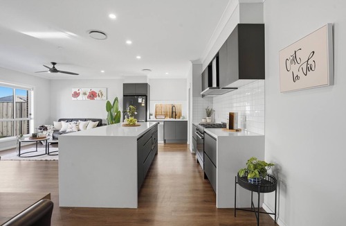 Gledswood Hills House | The Gledswood Estate | 7BR Family & Group Retreat ⭐ sleeps 16+