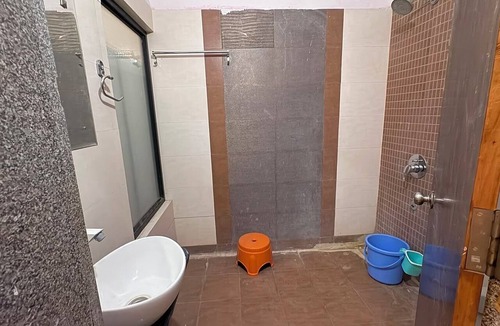 Achalpur Hotel | The Golden Palace