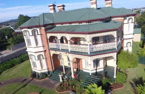 Devonport Bed & Breakfast | The Grand On Macfie
