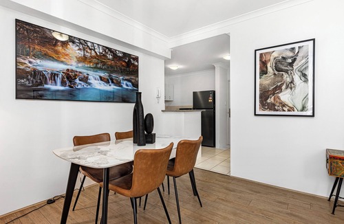 East Perth Apartment | The Haylight Escape - Pool and parking
