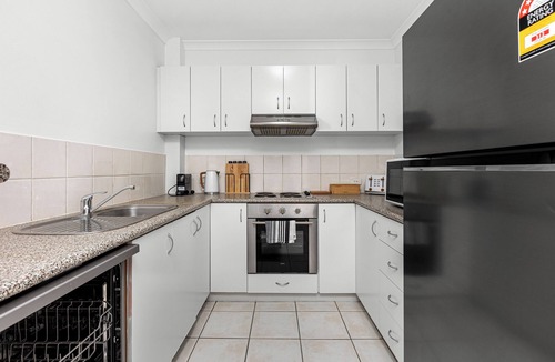 East Perth Apartment | The Haylight Escape - Pool and parking