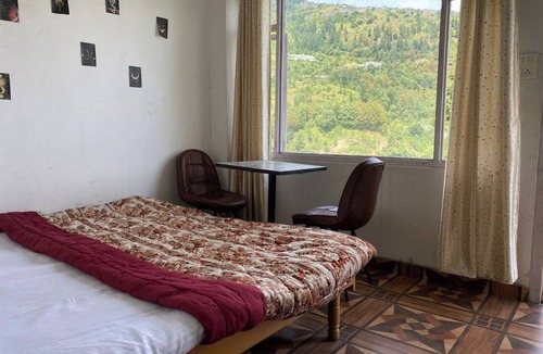 Kumharsain Hotel | The Himalayan Kitchen - Cafe & Rooms
