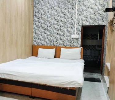 Varanasi Hotel | The Hotel Ambassador Inn