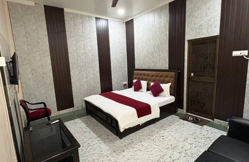 Jaunpur Hotel | The Indra Palace