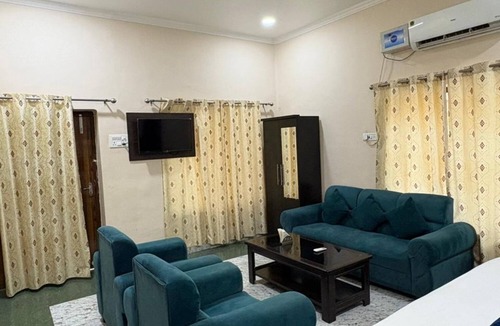 Jaunpur Hotel | The Indra Palace
