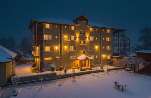 Nishat-Shalimar Hotel | THE JAMAWAR