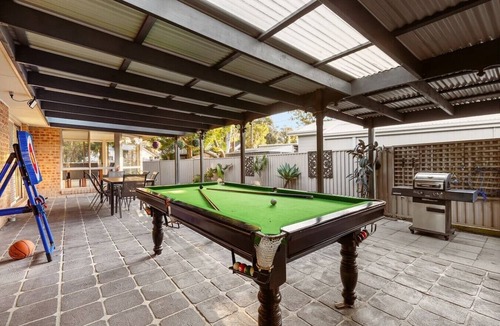 Buff Point House | The Karangal Residence · 5BR · Lakeside