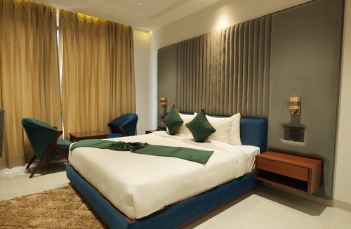 Zirakpur Hotel | THE KEMBERLY HOTEL