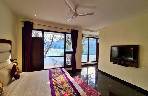 Bhimtal Hotel | The Lake Heritage @Bhimtal Lake