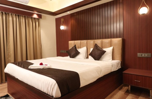 Kolkata Hotel | The Lake Hotel