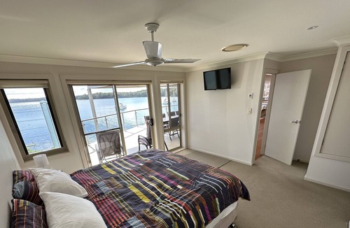 Summerland Point House | The Lakeside Escape with jetty.