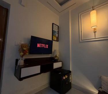 Dwarka Apartment | The LakeView Stay Yashobhoomi Delhi-Mumbai Experience