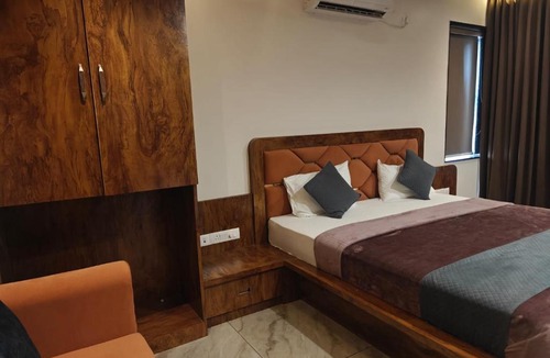 Panhala Hotel | The Metro Hotel