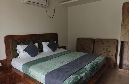 Panhala Hotel | The Metro Hotel
