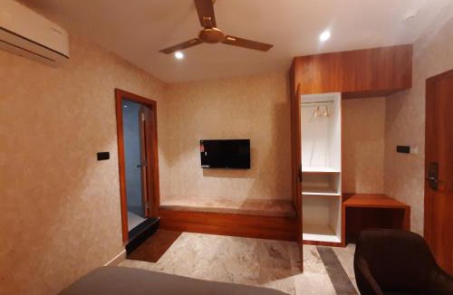 Jabalpur Hotel | The Namah Hotel