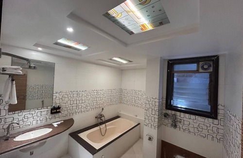 Kadachiwadi Hostel | The Neelam Executive