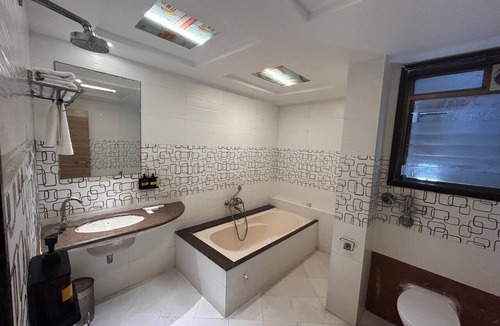 Kadachiwadi Hostel | The Neelam Executive