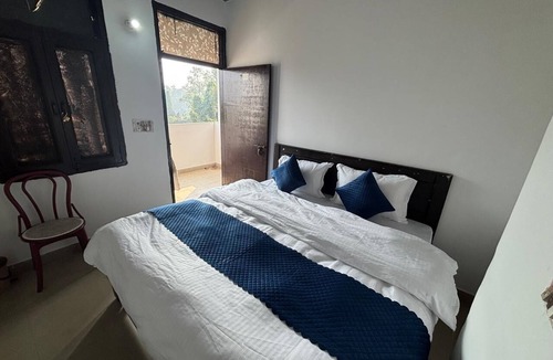 Hauz Khas Village House | The Prime Palace