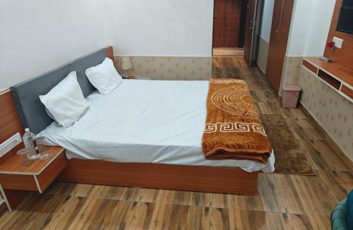 Unnao Hotel | The R B Tower