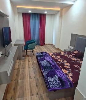 Unnao Hotel | The R B Tower