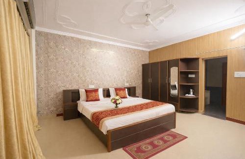 Indira Nagar House | The Royal Palace