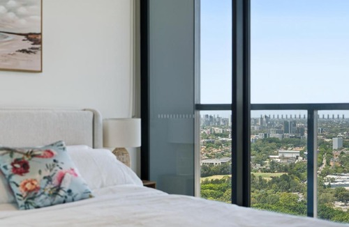 Sydney Olympic Park Apartment | The Sky Perch