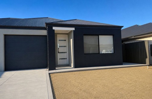 Wellard House | The Summit Haven – Modern 4-Bed Home Near Train, Kwinana and Rockingham Beach