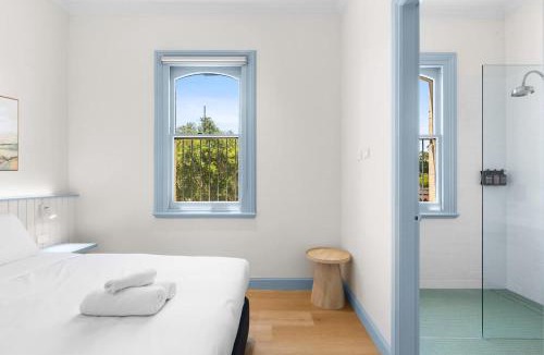Redfern Hotel | The Surrey 5