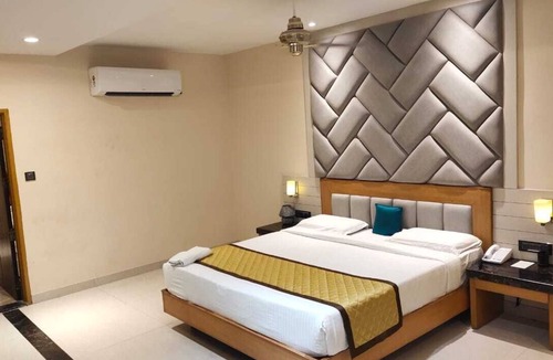 Gwalior Hotel | The Vinayak