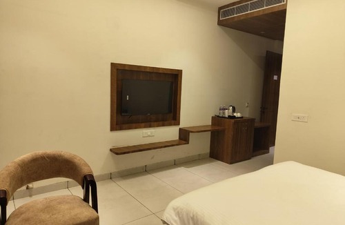 Vrindavan Hotel | The VrindHuts