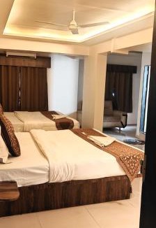 Nanded Hotel | The White House Hotel