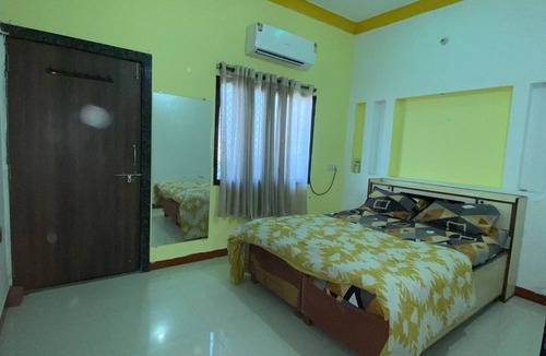 Mandsaur Hotel | The White House