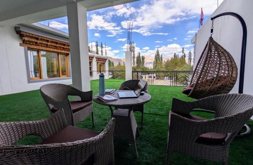 Hunder Hotel | The Zhilvana