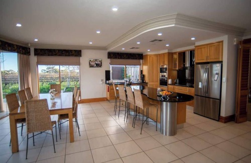 McLaren Vale House | Thicker Than Water Vineyard - 4 Bedroom, Pool