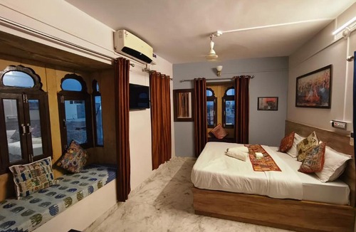 Amar Sagar Pol Hotel | Third eye view hotel and hostel