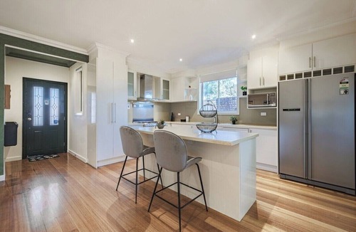 Nunawading House | This house is a 3 bedroom(s), 2 bathrooms, located in Nunawading, VIC.