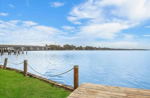 Toukley House | Tide view - A waterfront retreat with a BBQ, Kayak