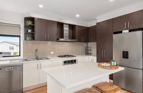 Indented Head House | Tides Edge - Your Coastal Retreat One Street from the Beach