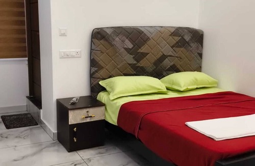 Aluva Hotel | TLTA Residency