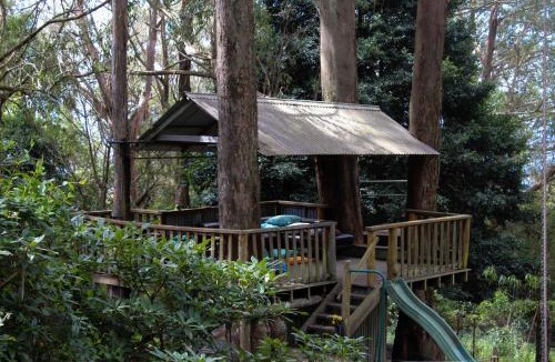 Mount Tomah Bed & Breakfast | Tomah Retreat - Studio BREATHE with fireplace