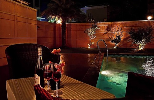 Devghar Villa | Touchwood 4 BHK With Pvt Pool By Stellar Stays