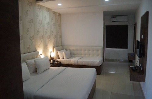 Rau Hotel | Touchwood Resort Indore