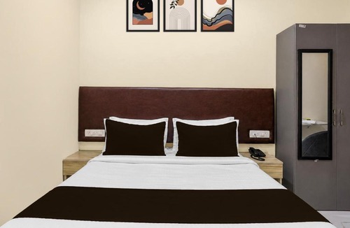 Kukatpally Housing Board Colony Hotel | Townhouse LuLu Mall Hyderabad