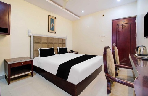 Gajuwaka Hotel | Townhouse Oak CMR Mall Gajuwaka