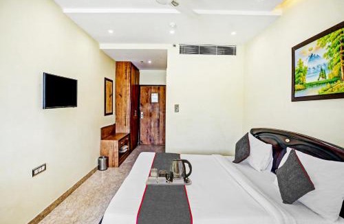 Wazirpur Hotel | Townhouse Prakash continental Near Netaji Subhash Place Metro Station