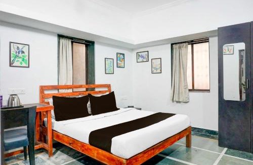 Baner Hotel | Townhouse Pune Girme Park Bus Station