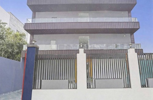 Varanasi House | Townhouse Sarnath Temple Varanasi
