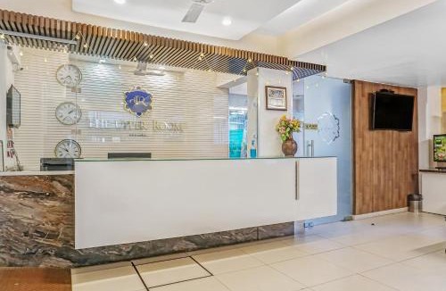 Pune Hotel | Townhouse The Upper Room Near Pune Airport