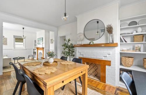 Invermay House | Tranquil Launceston Getaway - You'll fall in love!