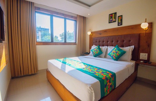 Grant Road Hotel | Treebo Anam International